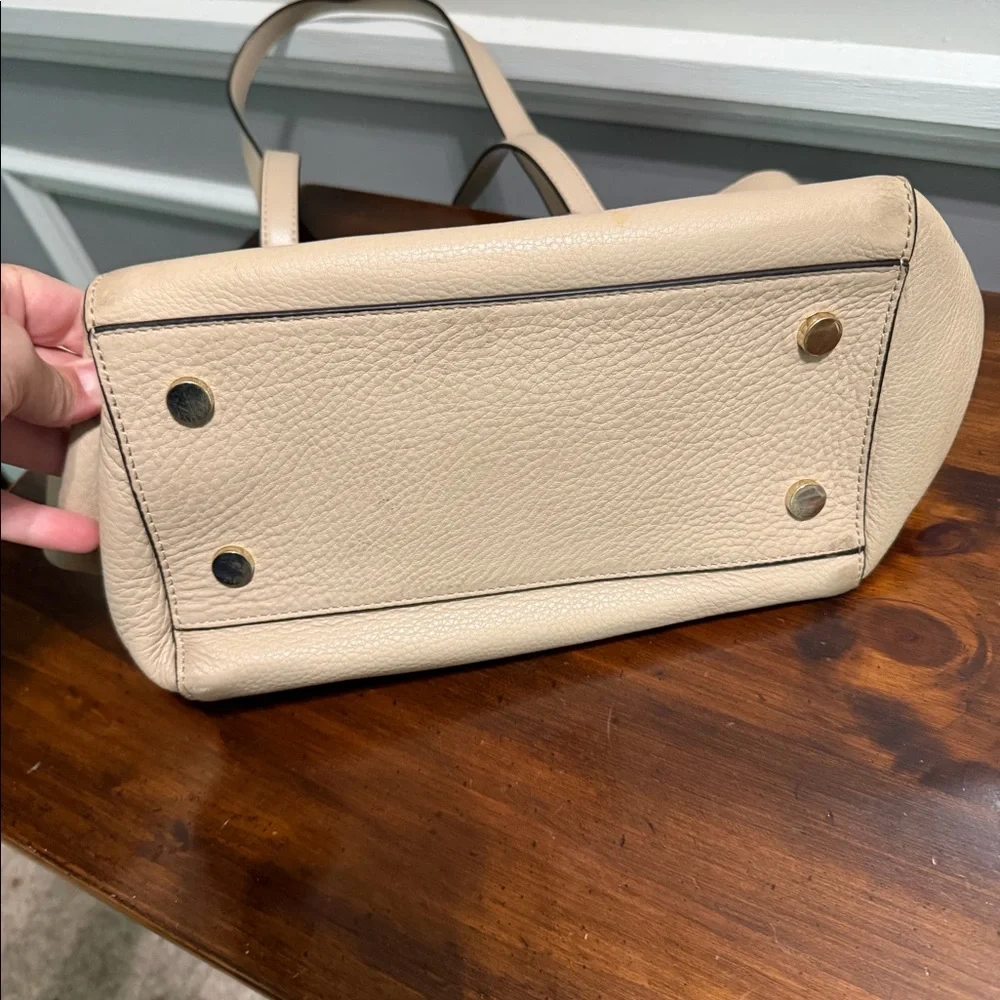 Beige medium sized Michael Kors handbag